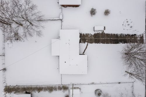 58 N Eastern Village Dr, Greenfield, IN, 46140-9462 | Card Image