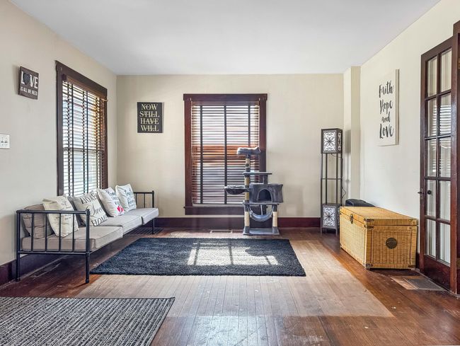 Living Room | Image 11
