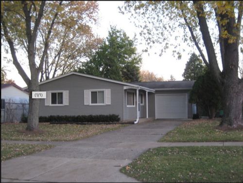 36647 Streamwood Dr, Gurnee, IL, 60031-1340 | Card Image