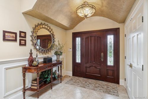 53 Orange Dr, Jericho, NY, 11753-1528 | Card Image