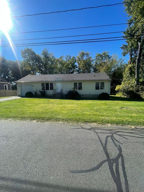 7 Emerson St, Bloomfield, CT, 06002-3211 | Card Image