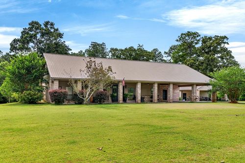 143 Balmoral Dr, Poplarville, MS, 39470-3327 | Card Image