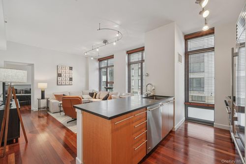 apt-4b-25 City Pl, White Plains, NY, 10601-3356 | Card Image