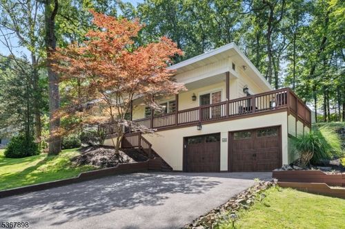 1295 Colonial Way, Bridgewater, NJ, 08807-1282 | Card Image