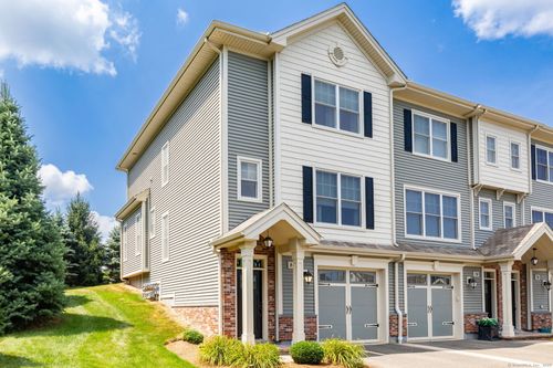 80-80 Harvest Ct, Newington, CT, 06111-4653 | Card Image