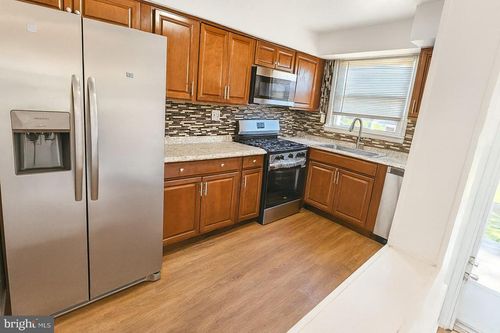 30 Laclede Dr, BURLINGTON, NJ, 08016-2936 | Card Image
