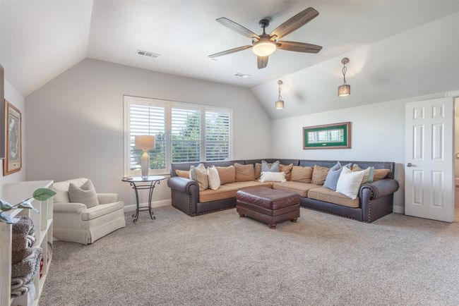 Massive Game Room for entertaining | Image 28