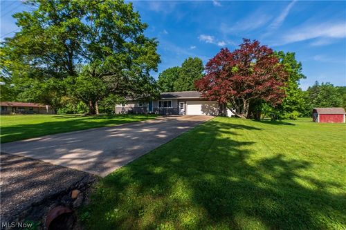 11255 Eleanor Ave Ne, Hartville, OH, 44632-8714 | Card Image
