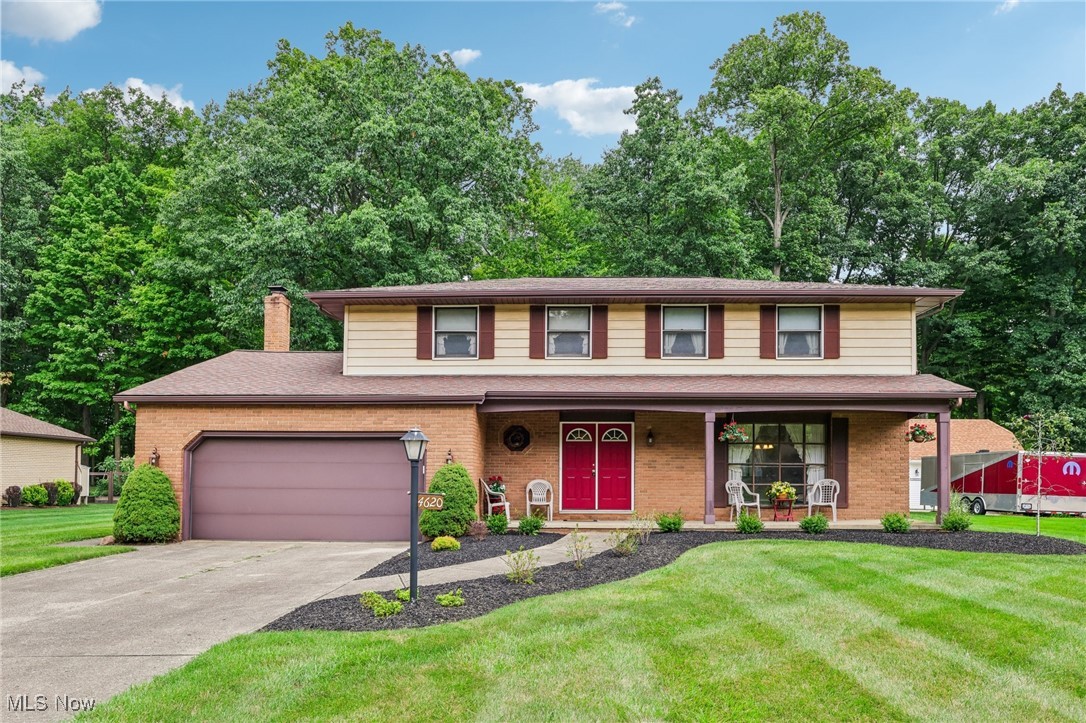 Lisa Ln, North Royalton, OH 44133