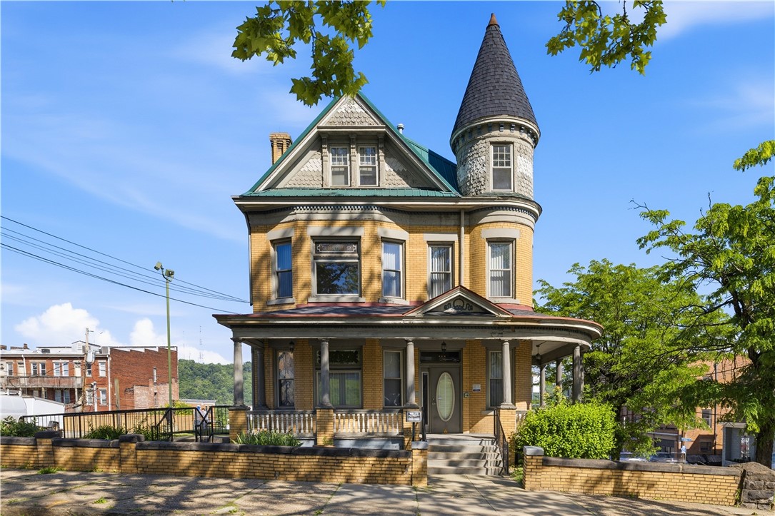 101 W 9 Ave, Homestead, PA