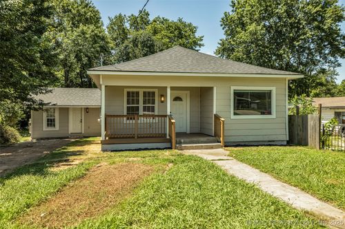 514 S Broadway, Coweta, OK, 74429-4012 | Card Image