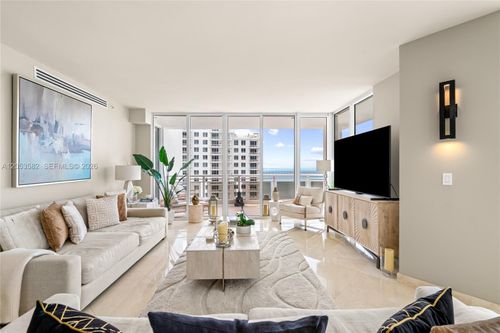 2804-901 Brickell Key Blvd, Miami, FL, 33131-3732 | Card Image