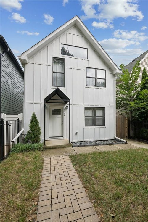 2915 N Rockwell St, Chicago, IL, 60618-7805 | Card Image