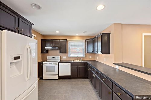 3722 Normandy Rd, Royal Oak, MI, 48073-1539 | Card Image