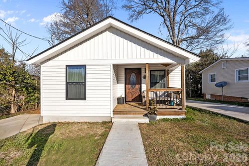 332 E Dunlap St, Lancaster, SC, 29720-2533 | Card Image