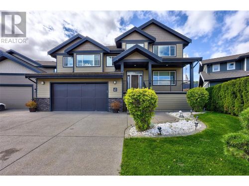 825 Fernie Court, Kamloops, BC, V2C0A7 | Card Image