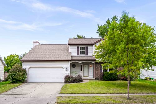 35 Aberdeen Way, Bloomington, IL, 61704-8115 | Card Image