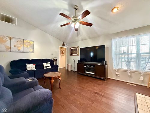 174 Country Aire Ln, Greenwood, IN, 46143-1506 | Card Image