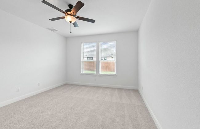 13404 Lapoynor St, House other with 4 bedrooms, 3 bathrooms and 2 parking in Manor TX | Image 9