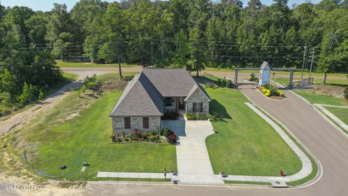 600 Ponderosa Dr, Flowood, MS, 39232-7004 | Card Image