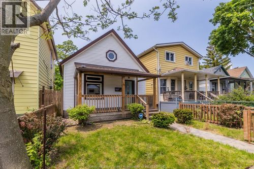 469 Aylmer Ave, Windsor, ON, N9A1T5 | Card Image