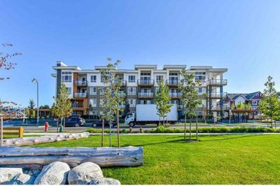 126 - 4690 Hawk Lane, Condo with 2 bedrooms, 2 bathrooms and 1 parking in Tsawwassen BC | Image 2