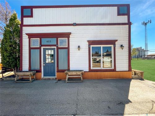 611 Herbert Ave, Herbert, SK, S0H0C6 | Card Image