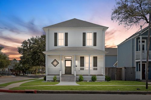 902 9th St, Galveston, TX, 77550-6205 | Card Image