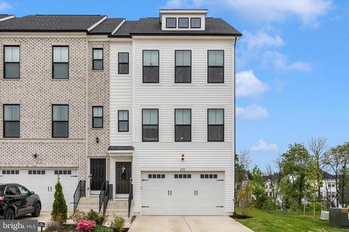 2010 Alice Ct, FREDERICK, MD, 21702-1775 | Card Image