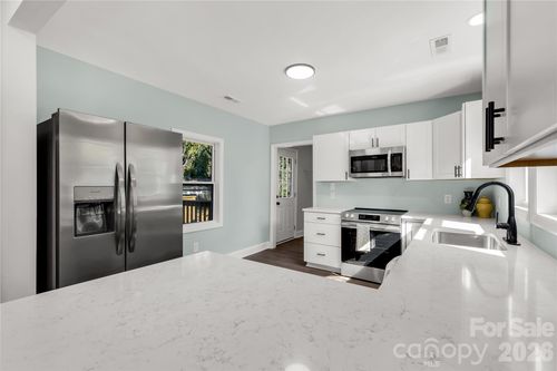 951 Confederate Ave, Lancaster, SC, 29720-2988 | Card Image