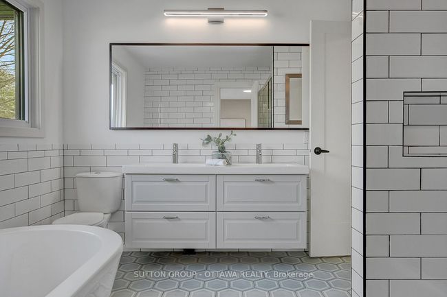 1633 Bottriell Way, House other with 5 bedrooms, 3 bathrooms and 4 parking in Orléans ON | Image 36