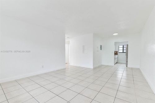 5-6921 Rue Vendome, Miami Beach, FL, 33141-2955 | Card Image
