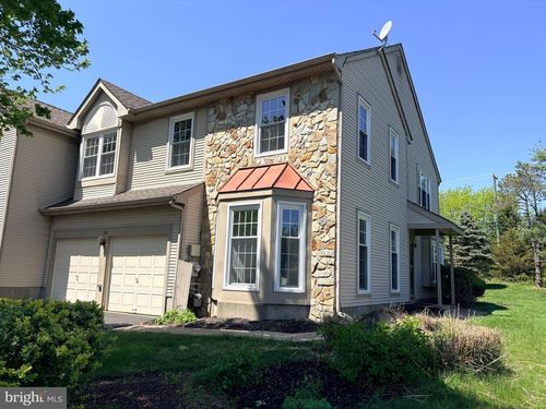 54 Magnolia Dr, NEWTOWN, PA, 18940-9236 | Card Image
