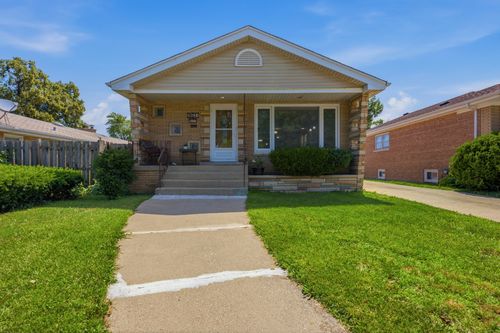 9607 Sacramento Ave, Evergreen Park, IL, 60805-2637 | Card Image
