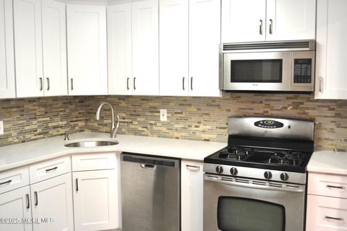 6-15 Interlaken Ct, Freehold, NJ, 07728-4955 | Card Image