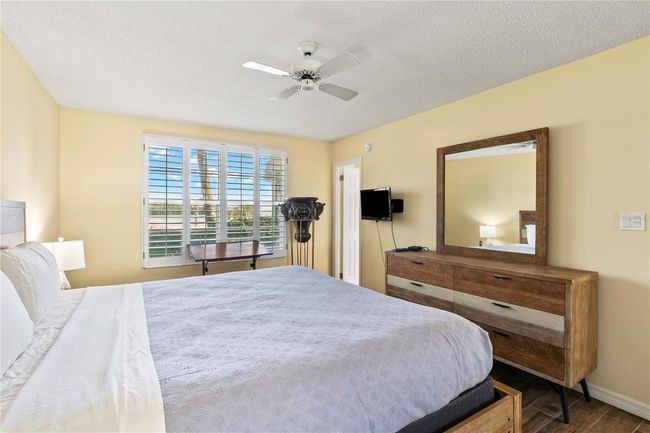 Master Bedroom | Image 16