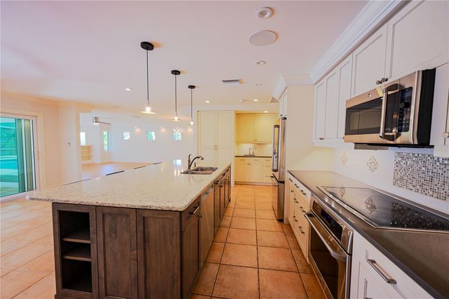 606 Owl Way, House other with 3 bedrooms, 3 bathrooms and null parking in SARASOTA FL | Image 12