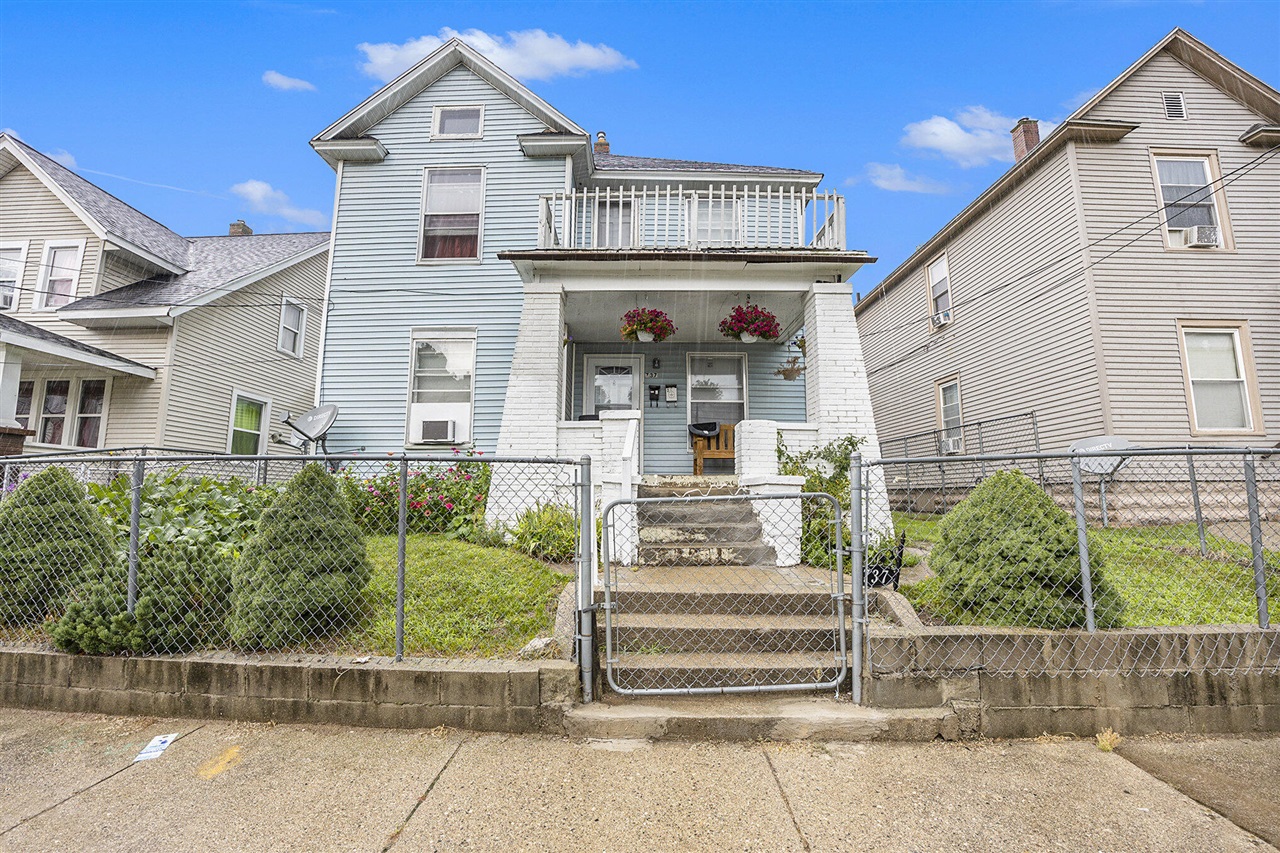 Olympia St, Grand Rapids, MI 49503