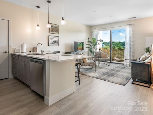 310-68 Craven St, Asheville, NC, 28806-4608 | Card Image
