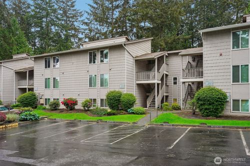f106-33011 18th Pl S, Federal Way, WA, 98003-6424 | Card Image