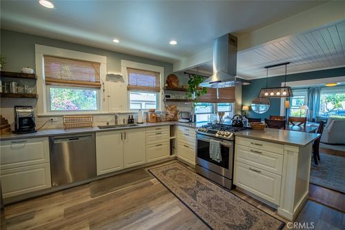 922 W 3rd St, San Pedro, CA, 90731-2309 | Card Image