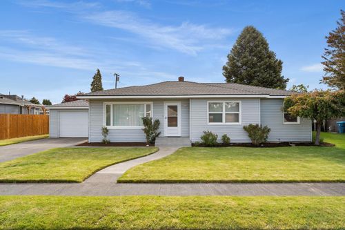 946 Sw 13th St, Redmond, OR, 97756-3002 | Card Image