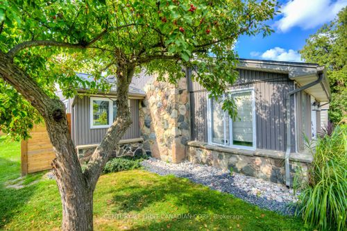7585 Biddulph St, Port Franks, ON, N0M2L0 | Card Image
