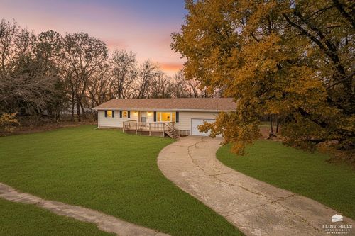 221 S Bridge St, Enterprise, KS, 67441-9153 | Card Image