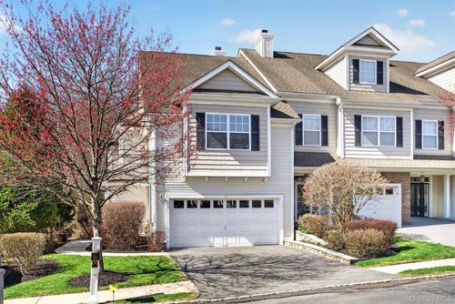 38 Putters Way, Middletown, NY, 10940-2662 | Card Image