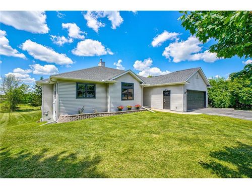 95 Sunwood Valley Ln, River Falls, WI, 54022-7512 | Card Image
