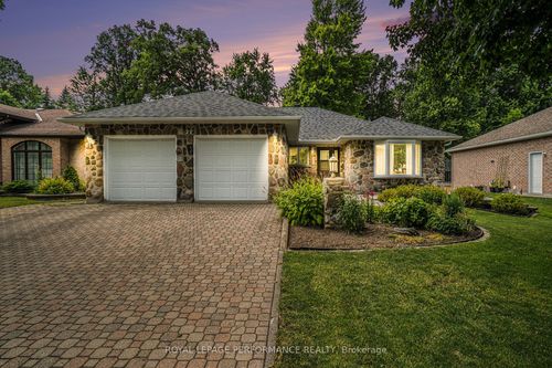 572 Dean Dr, Cornwall, ON, K6H6Z6 | Card Image
