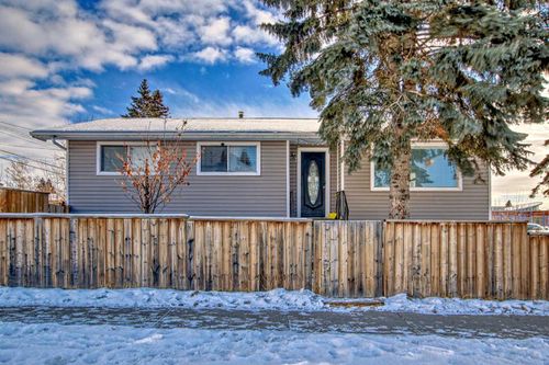 3702 Dover Ridge Drive Se, Home with 5 bedrooms, 2 bathrooms and 4 parking in Calgary AB | Card Image
