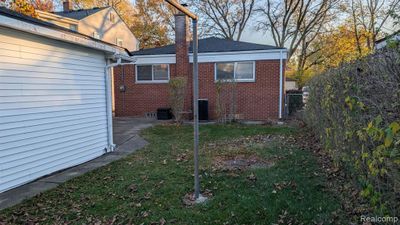 18302 Colgate Street, Home with 3 bedrooms, 1 bathrooms and null parking in Dearborn Heights MI | Image 3