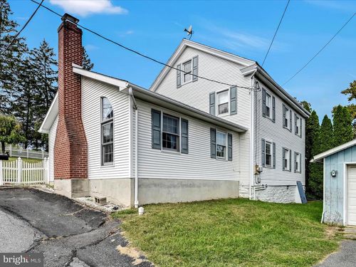 6 W Wood St, PINE GROVE, PA, 17963-1020 | Card Image